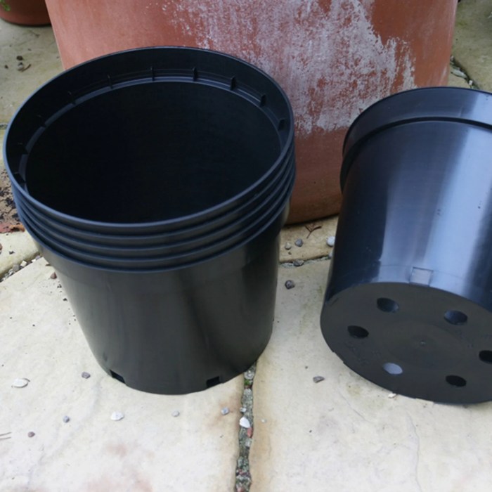 Large plastic plant pots